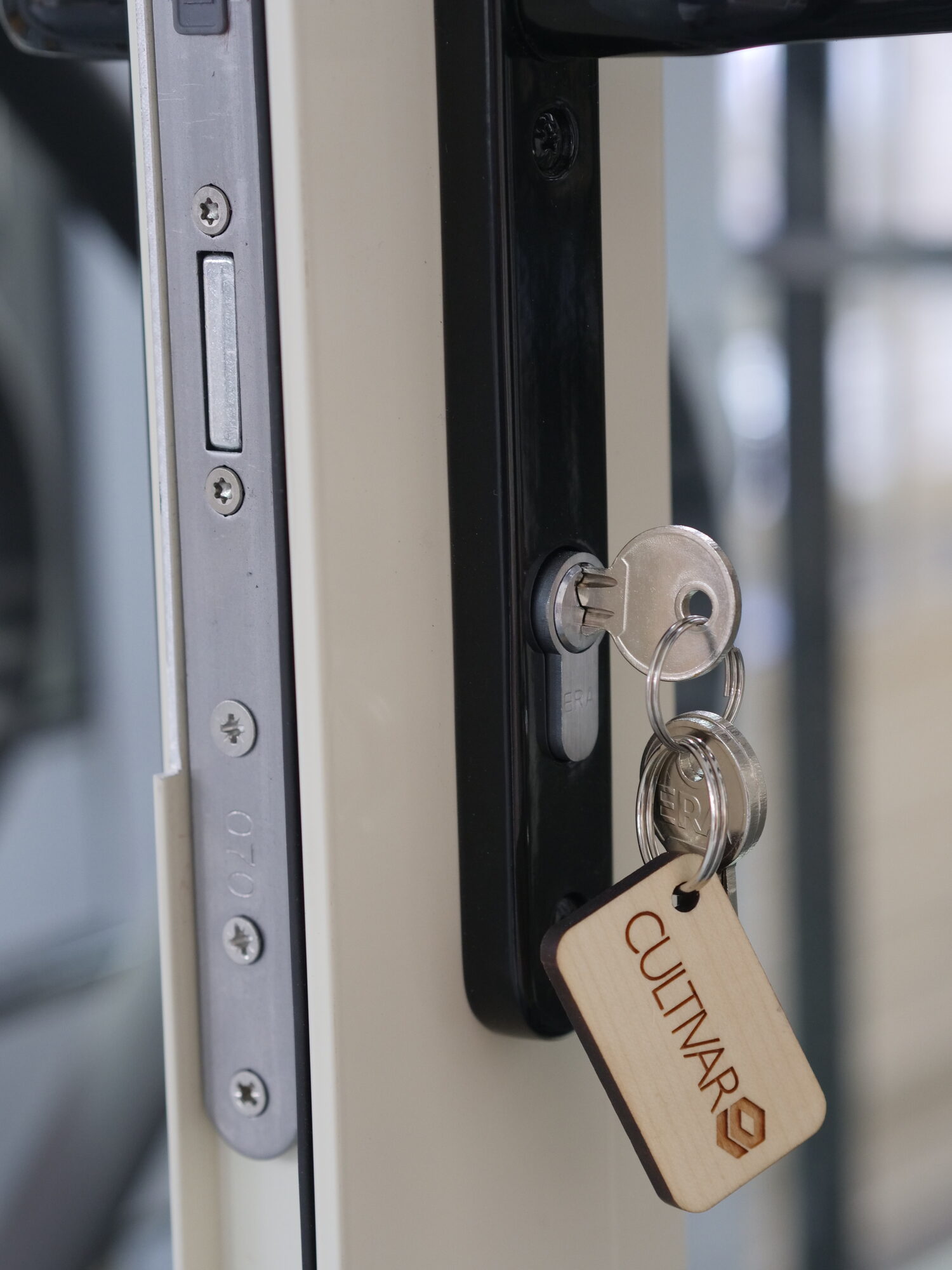 Cultivar Eurolock with Cultivar branded wooden key fob