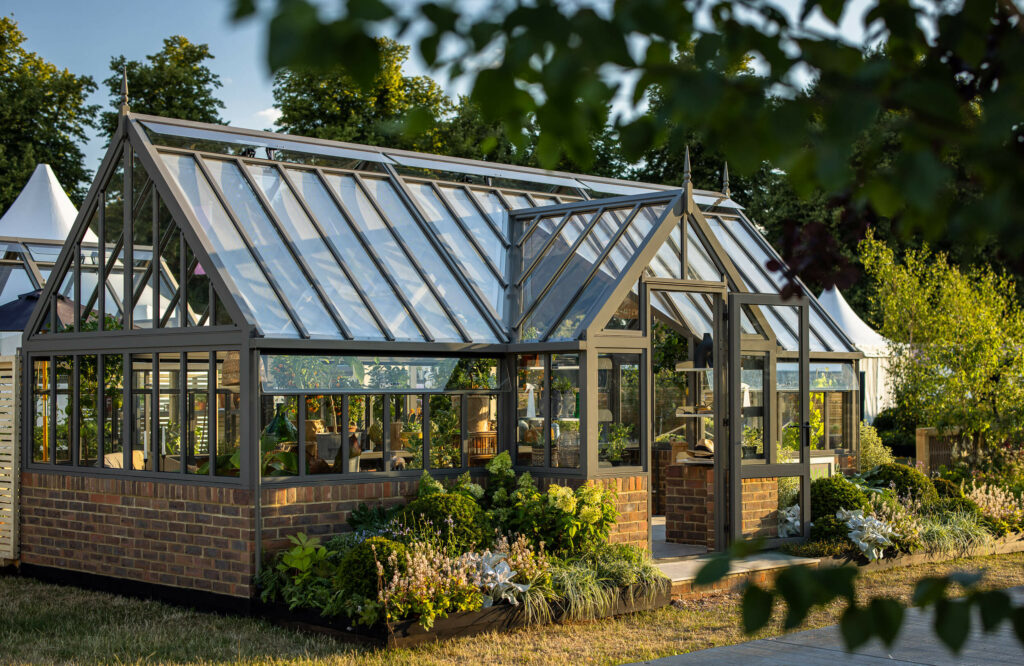 dwarf wall greenhouse